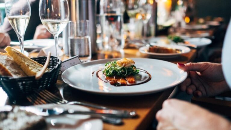 Marking for Restauranteurs: A Crash Course on Promoting Your Eatery
